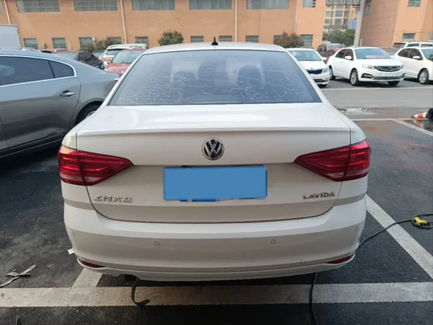 2017 Volkswagen Lavida 1.6L 110HP L4 6AT,autocango,china used car exporter,china ev exporter,chinese used car exporter,chinese used ev exporter