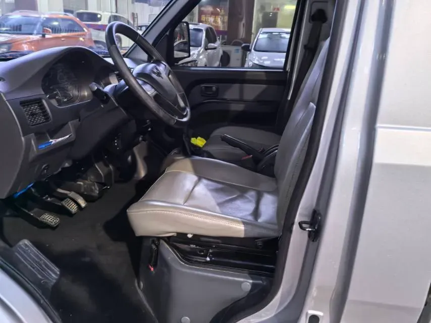 2023 WuLing RongGuang New Truck 2.0L 136HP L4 5MT,autocango,china used car exporter,china ev exporter,chinese used car exporter,chinese used ev exporter