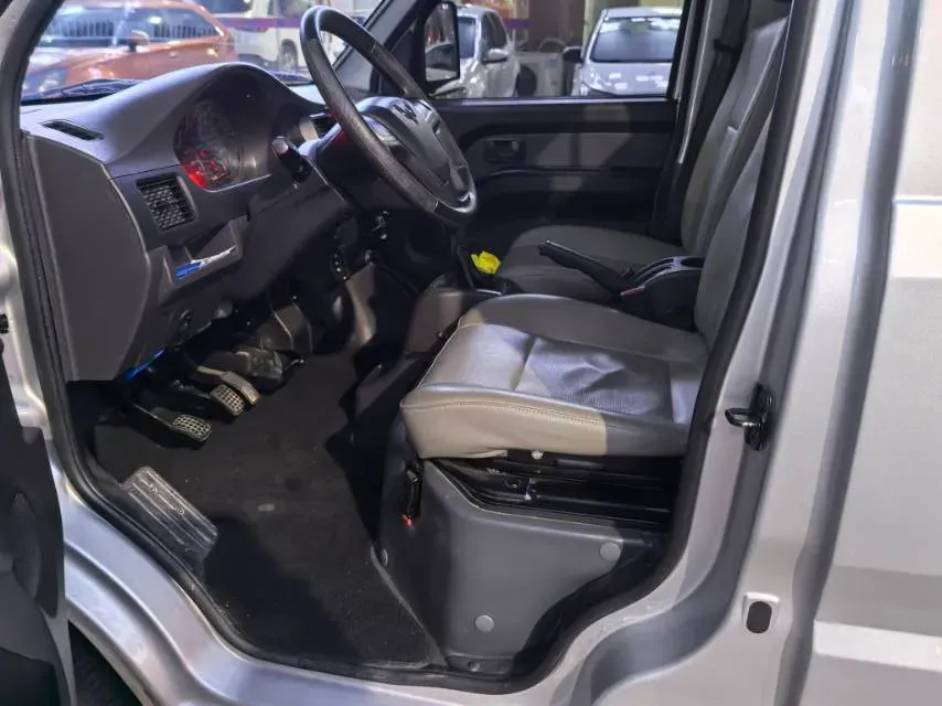 2023 WuLing RongGuang New Truck 2.0L 136HP L4 5MT,autocango,china used car exporter,china ev exporter,chinese used car exporter,chinese used ev exporter