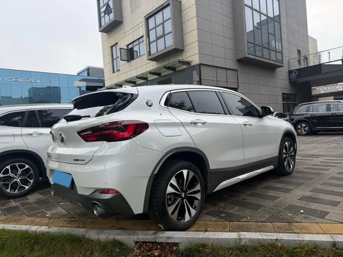 2022 BMW X2 2.0T 192HP L4 7DCT,autocango,china used car exporter,china ev exporter,chinese used car exporter,chinese used ev exporter