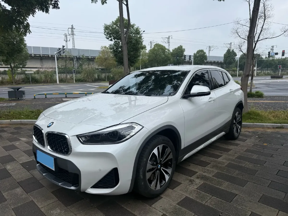 2022 BMW X2 2.0T 192HP L4 7DCT,autocango,china used car exporter,china ev exporter,chinese used car exporter,chinese used ev exporter