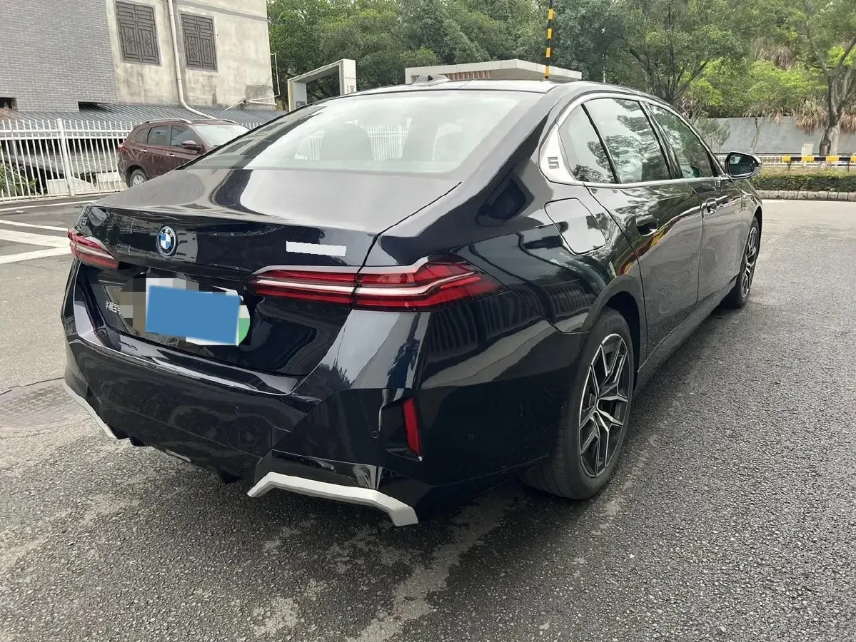 2025 BMW i5 BEV 96.96KWH,autocango,china used car exporter,china ev exporter,chinese used car exporter,chinese used ev exporter