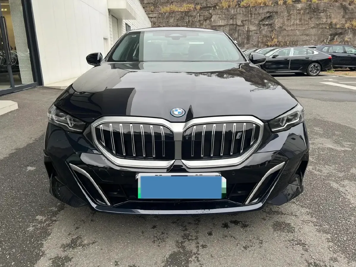 2025 BMW i5 BEV 96.96KWH,autocango,china used car exporter,china ev exporter,chinese used car exporter,chinese used ev exporter