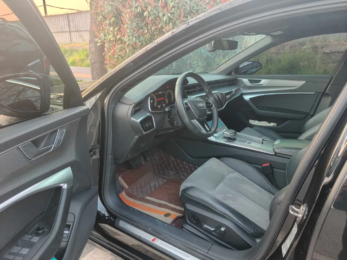 2023 Audi A6L 2.0T 245HP L4 7DCT,autocango,china used car exporter,china ev exporter,chinese used car exporter,chinese used ev exporter