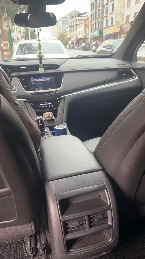 2023 Cadillac XT5 2.0T 237HP L4 9AT,autocango,china used car exporter,china ev exporter,chinese used car exporter,chinese used ev exporter