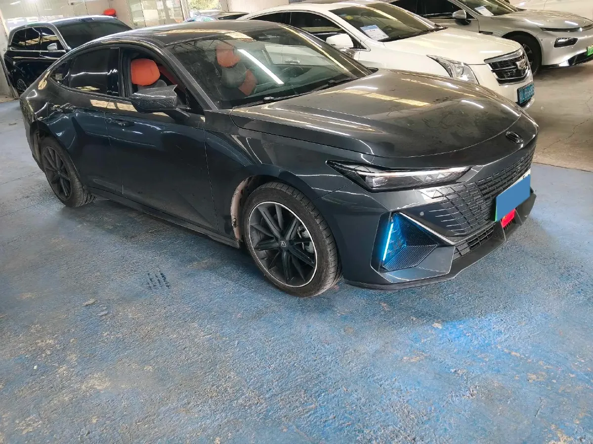 2023 ChangAn UNI-V iDD 1.5T 170HP L4 6TCT PHEV 18.4KWH,autocango,china used car exporter,china ev exporter,chinese used car exporter,chinese used ev exporter