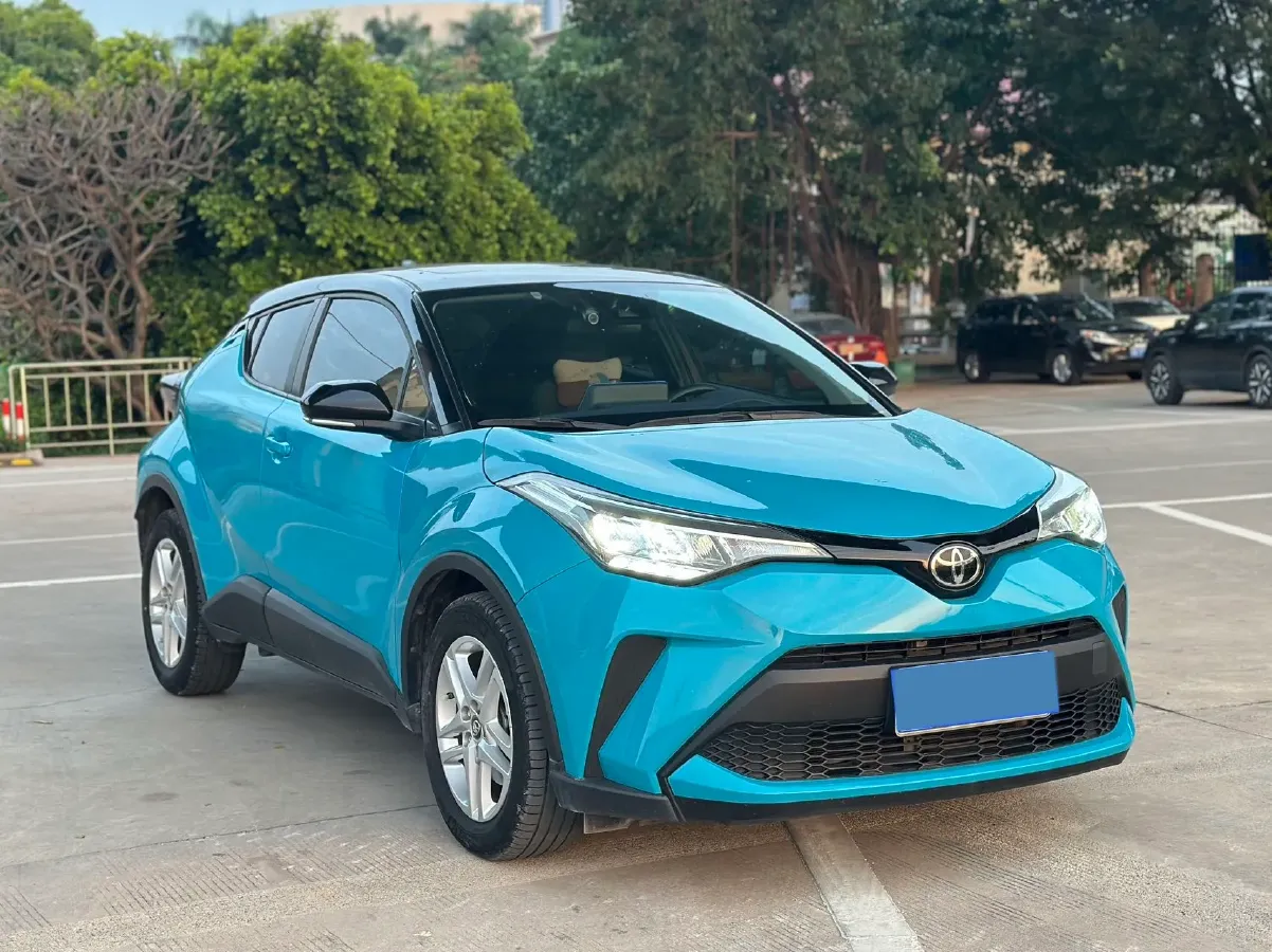 2022 Toyota C-HR 2.0L 171HP L4 CVT,autocango,china used car exporter,china ev exporter,chinese used car exporter,chinese used ev exporter