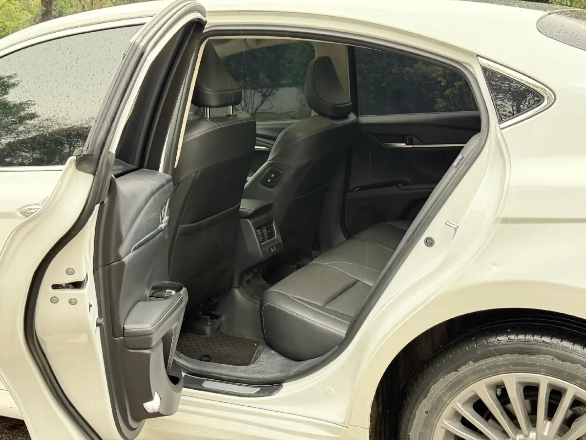 2024 Toyota Camry 2.0L 173HP L4 CVT,autocango,china used car exporter,china ev exporter,chinese used car exporter,chinese used ev exporter