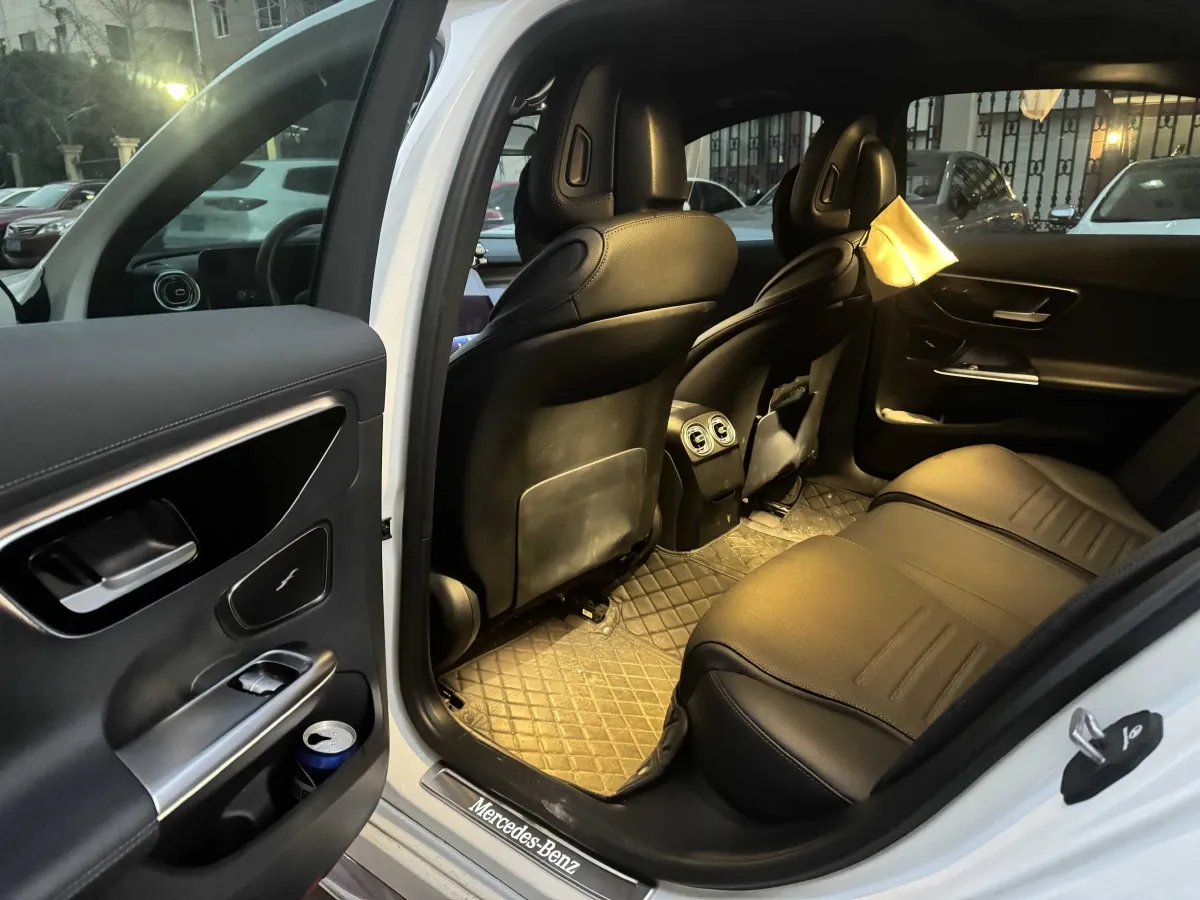 2024 Mercedes-Benz C Class 2.0T 204HP L4 9AT PHEV 25.4KWH,autocango,china used car exporter,china ev exporter,chinese used car exporter,chinese used ev exporter