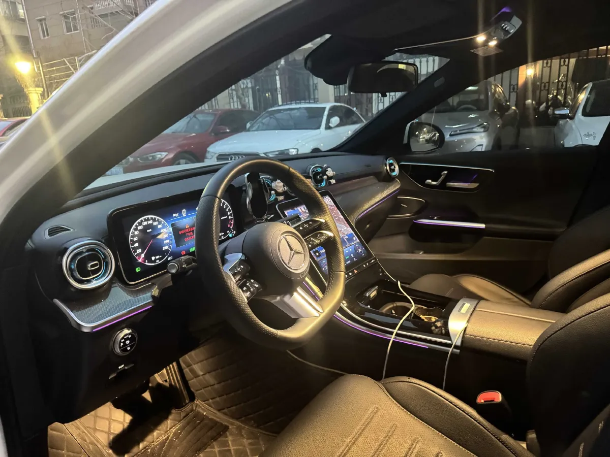 2024 Mercedes-Benz C Class 2.0T 204HP L4 9AT PHEV 25.4KWH,autocango,china used car exporter,china ev exporter,chinese used car exporter,chinese used ev exporter