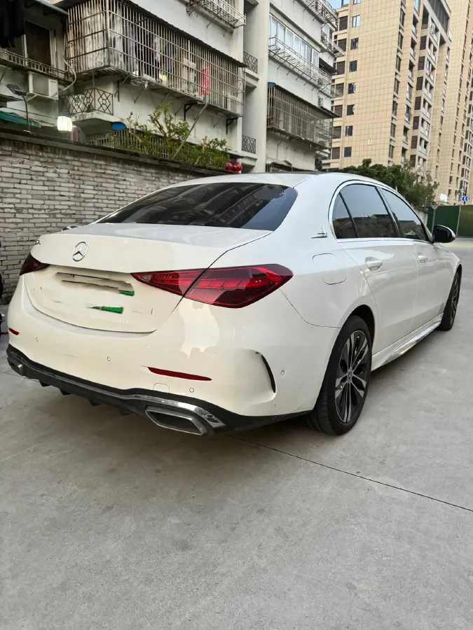 2024 Mercedes-Benz C Class 2.0T 204HP L4 9AT PHEV 25.4KWH,autocango,china used car exporter,china ev exporter,chinese used car exporter,chinese used ev exporter