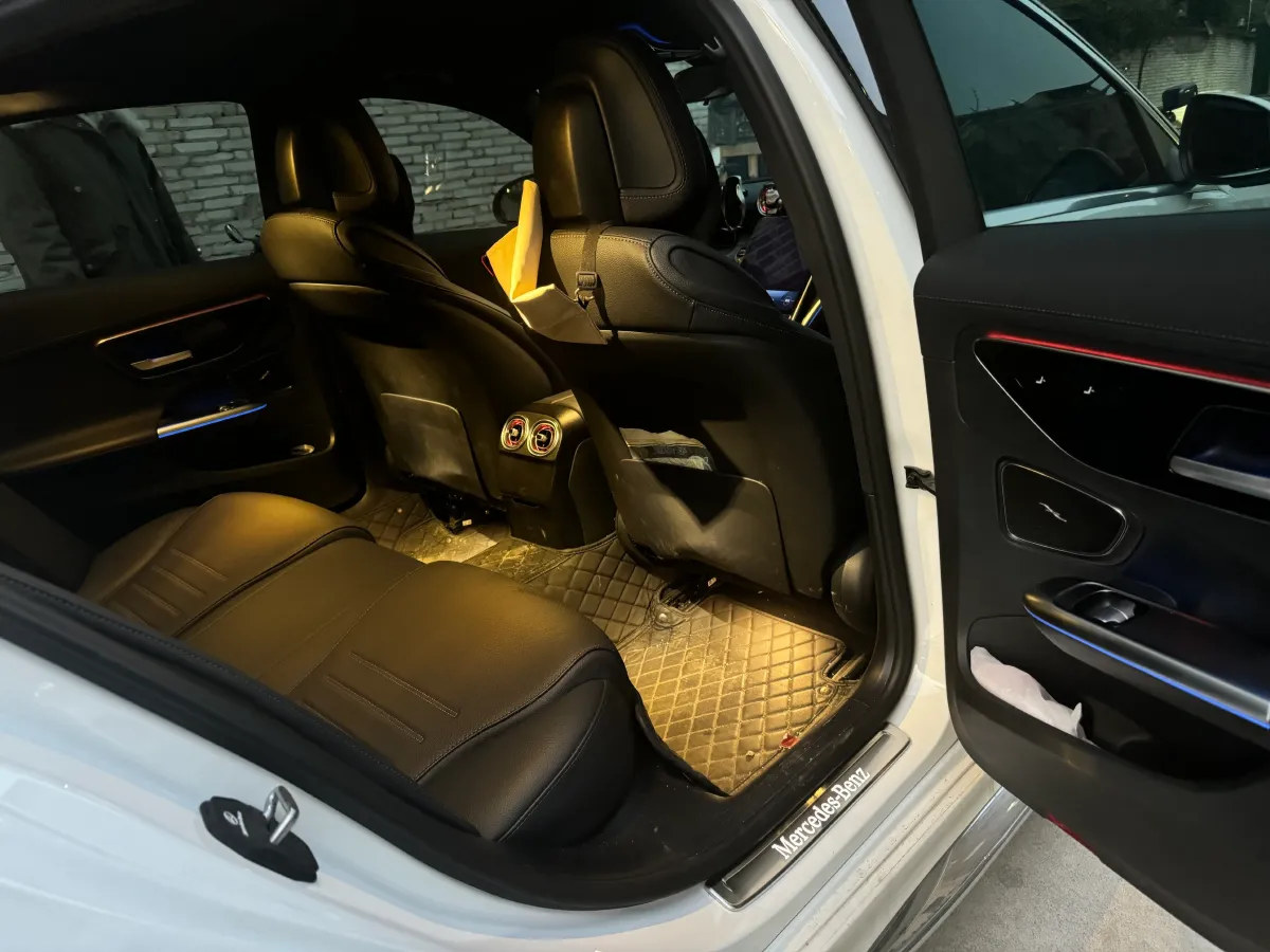 2024 Mercedes-Benz C Class 2.0T 204HP L4 9AT PHEV 25.4KWH,autocango,china used car exporter,china ev exporter,chinese used car exporter,chinese used ev exporter