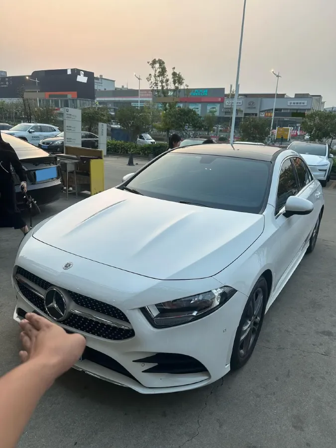 2020 Mercedes-Benz A Class 1.3T 136HP L4 7DCT,autocango,china used car exporter,china ev exporter,chinese used car exporter,chinese used ev exporter