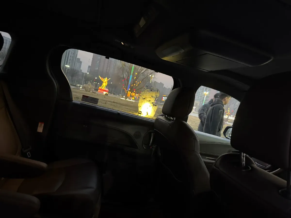 2023 Toyota Granvia 2.5L 189HP L4 E-CVT Hybrid,autocango,china used car exporter,china ev exporter,chinese used car exporter,chinese used ev exporter