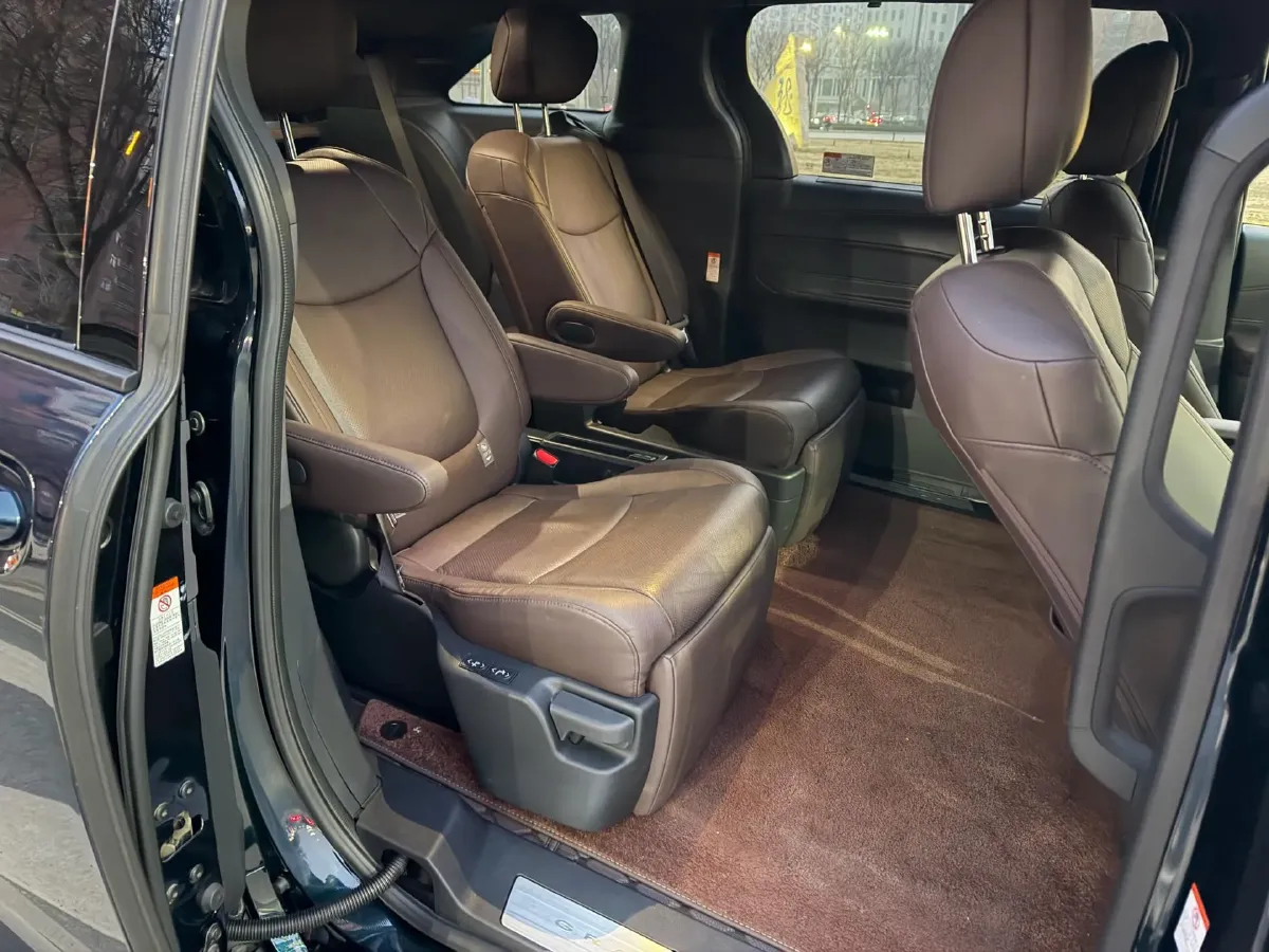 2023 Toyota Granvia 2.5L 189HP L4 E-CVT Hybrid,autocango,china used car exporter,china ev exporter,chinese used car exporter,chinese used ev exporter