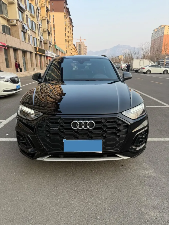 2023 Audi Q5L 2.0T 190HP L4 7DCT,autocango,china used car exporter,china ev exporter,chinese used car exporter,chinese used ev exporter