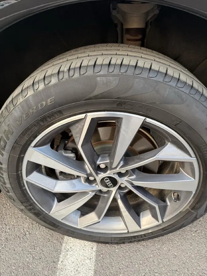 2023 Audi Q5L 2.0T 190HP L4 7DCT,autocango,china used car exporter,china ev exporter,chinese used car exporter,chinese used ev exporter