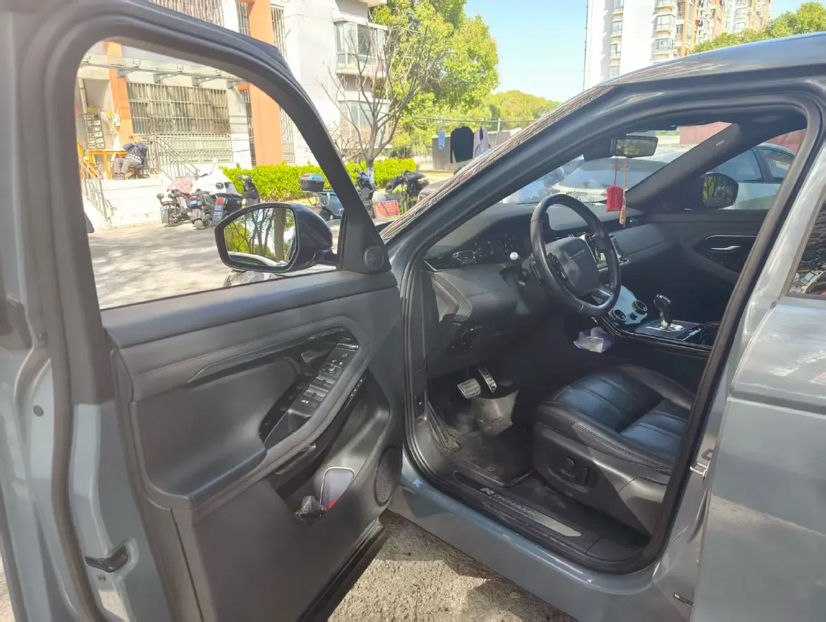 2020 Land Rover Range Rover Evoque 2.0T 249HP L4 9AT,autocango,china used car exporter,china ev exporter,chinese used car exporter,chinese used ev exporter