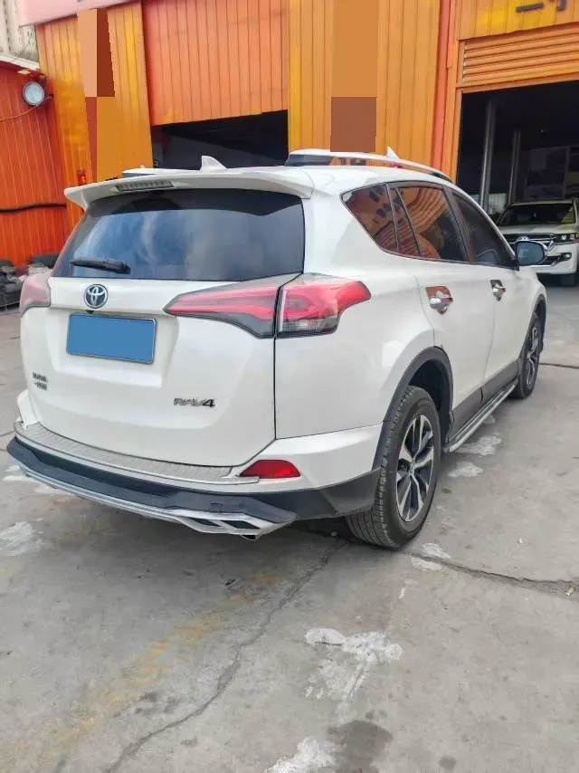 2016 Mitsubishi Outlander 2.0L 150HP L4 CVT,autocango,china used car exporter,china ev exporter,chinese used car exporter,chinese used ev exporter