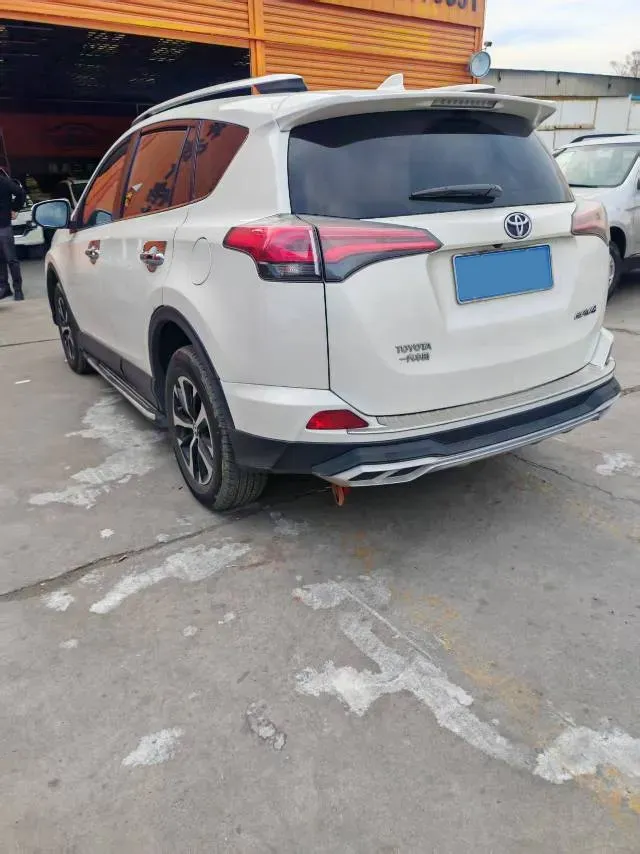 2016 Mitsubishi Outlander 2.0L 150HP L4 CVT,autocango,china used car exporter,china ev exporter,chinese used car exporter,chinese used ev exporter
