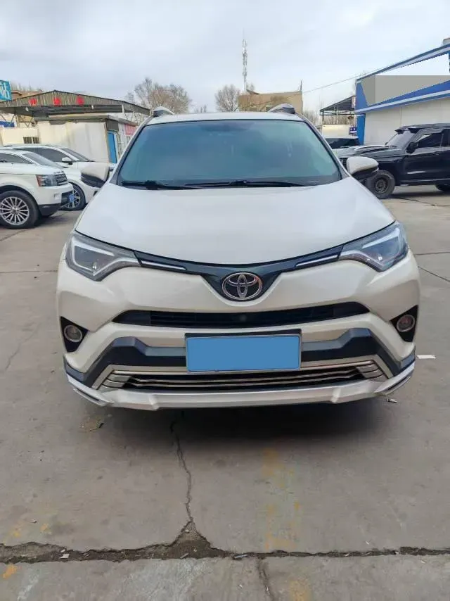 2016 Mitsubishi Outlander 2.0L 150HP L4 CVT,autocango,china used car exporter,china ev exporter,chinese used car exporter,chinese used ev exporter