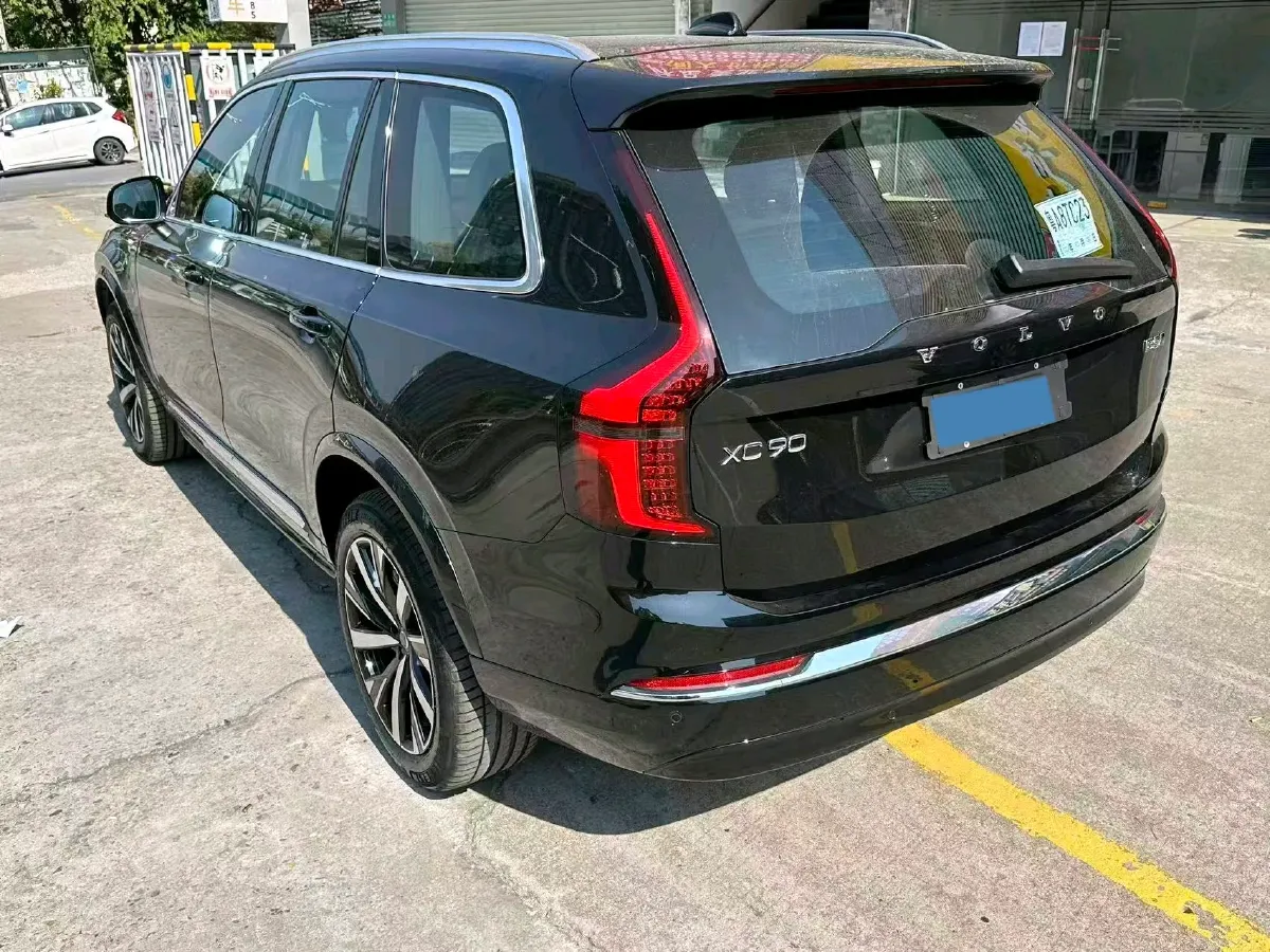 2025 Volvo XC90 2.0T 250HP L4 8AT,autocango,china used car exporter,china ev exporter,chinese used car exporter,chinese used ev exporter