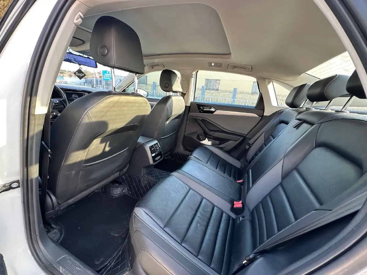 2019 Jeep Renegade 1.3T 173HP L4 7DCT,autocango,china used car exporter,china ev exporter,chinese used car exporter,chinese used ev exporter