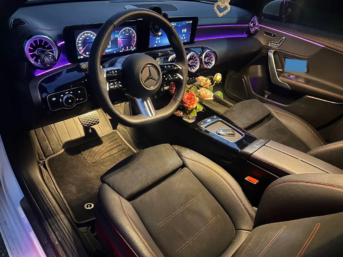 2025 Mercedes-Benz A Class 1.3T 163HP L4 7DCT,autocango,china used car exporter,china ev exporter,chinese used car exporter,chinese used ev exporter