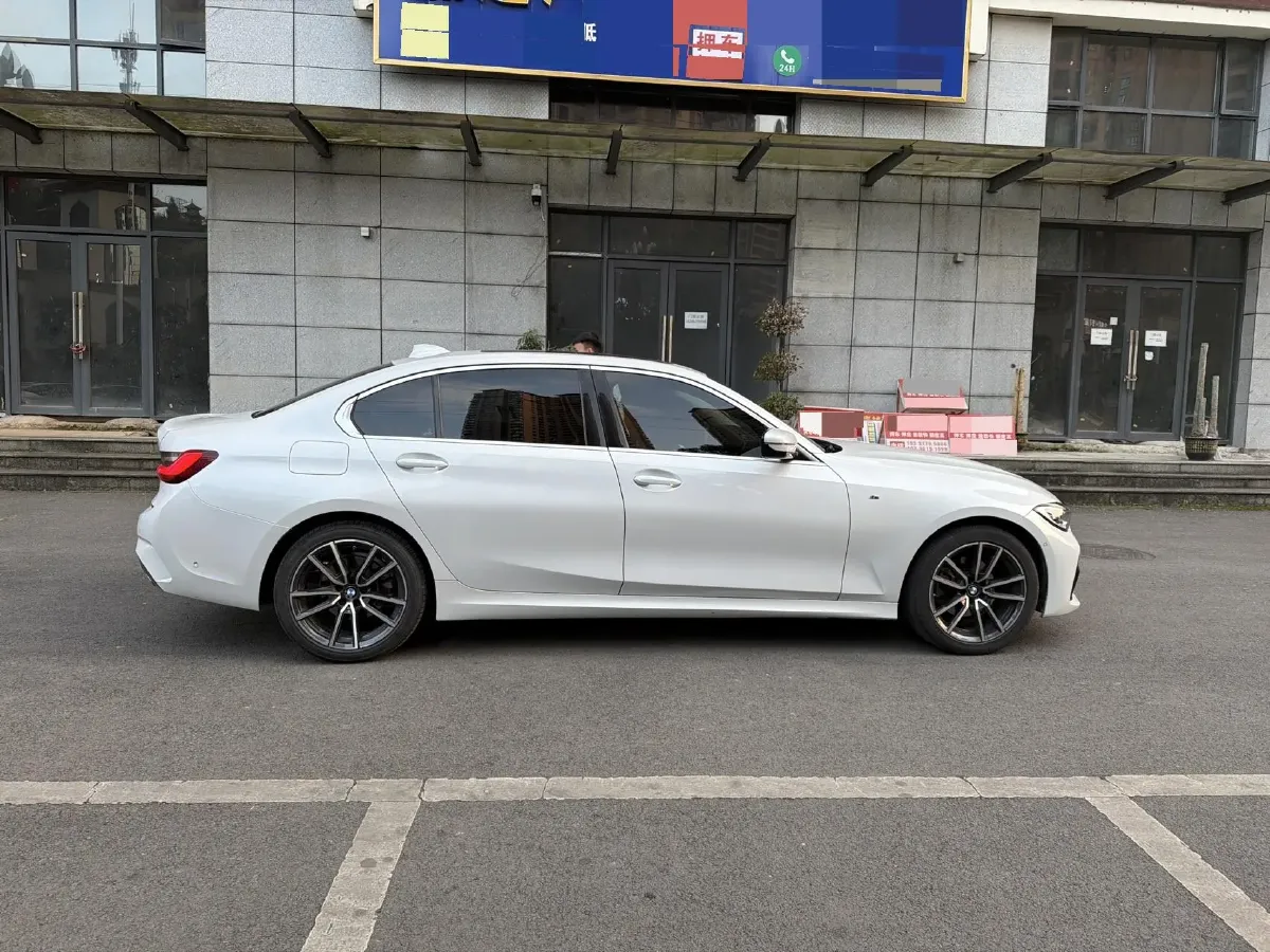 2022 BMW 3 Series 2.0T 184HP L4 8AT,autocango,china used car exporter,china ev exporter,chinese used car exporter,chinese used ev exporter