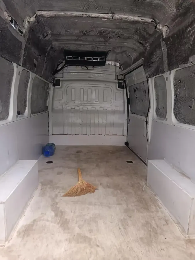 2023 MAXUS XinTu V80 2.0T 139HP L4 6MT,autocango,china used car exporter,china ev exporter,chinese used car exporter,chinese used ev exporter