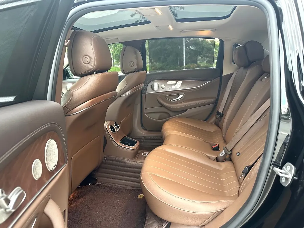 2022 Mercedes-Benz E Class 2.0T 258HP L4 9AT,autocango,china used car exporter,china ev exporter,chinese used car exporter,chinese used ev exporter