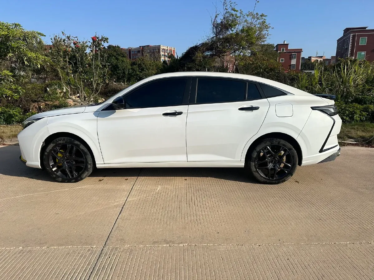 2023 DongFeng Aeolus YiXuan 1.5T 197HP L4 6DCT,autocango,china used car exporter,china ev exporter,chinese used car exporter,chinese used ev exporter