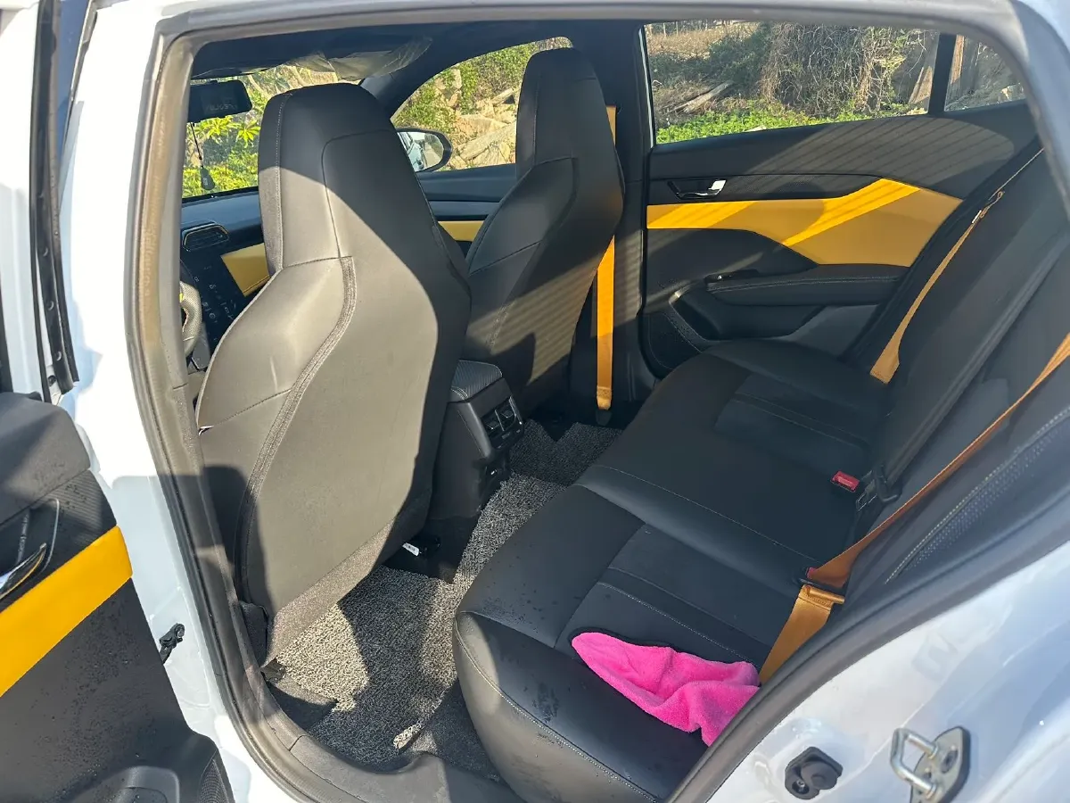 2023 DongFeng Aeolus YiXuan 1.5T 197HP L4 6DCT,autocango,china used car exporter,china ev exporter,chinese used car exporter,chinese used ev exporter