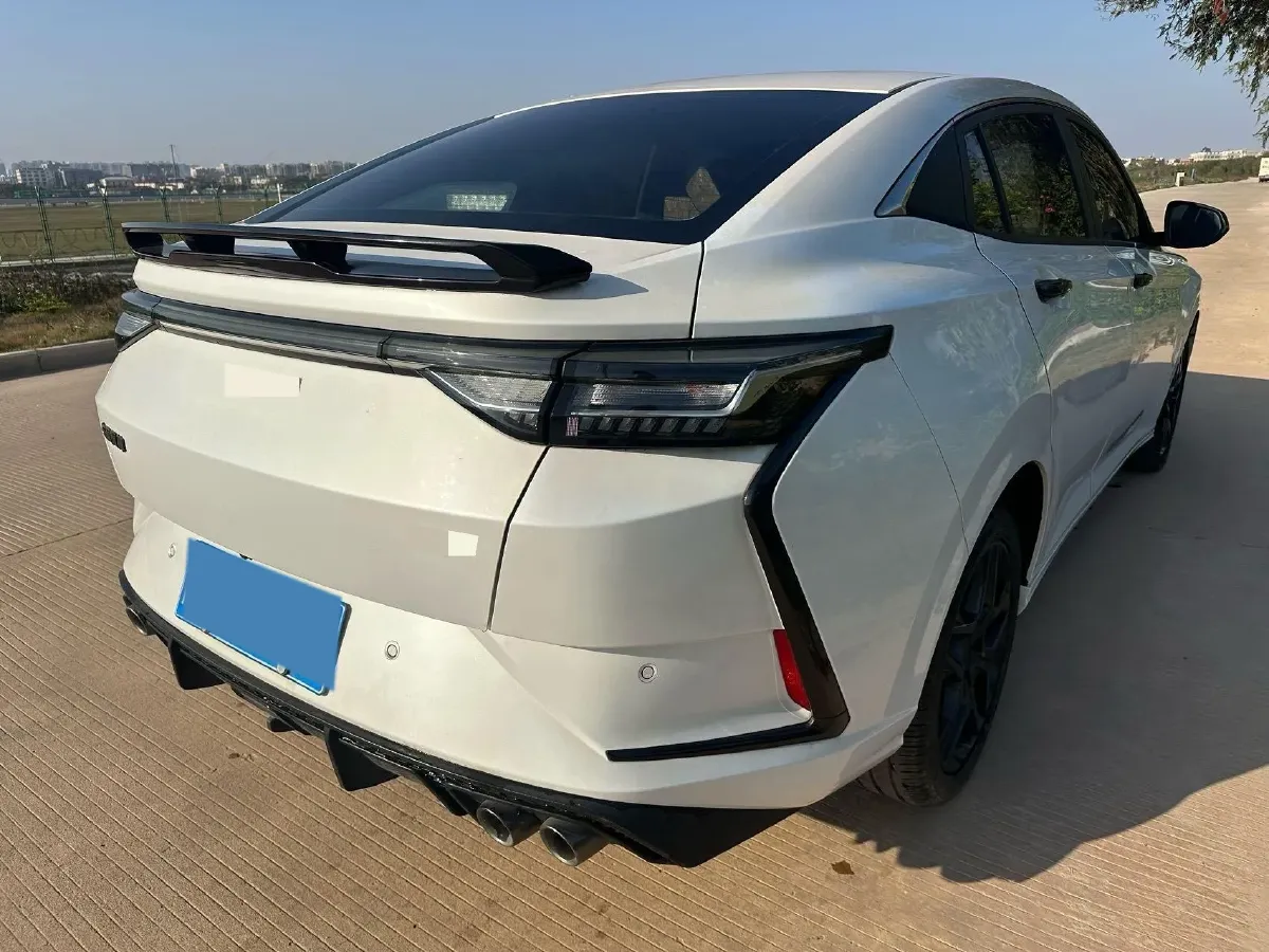 2023 DongFeng Aeolus YiXuan 1.5T 197HP L4 6DCT,autocango,china used car exporter,china ev exporter,chinese used car exporter,chinese used ev exporter