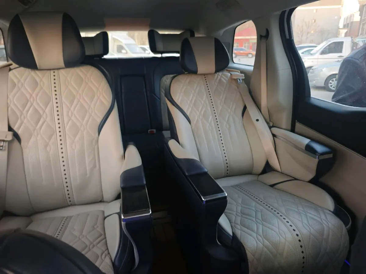 2020 Buick GL8 2.0T 237HP L4 9AT,autocango,china used car exporter,china ev exporter,chinese used car exporter,chinese used ev exporter