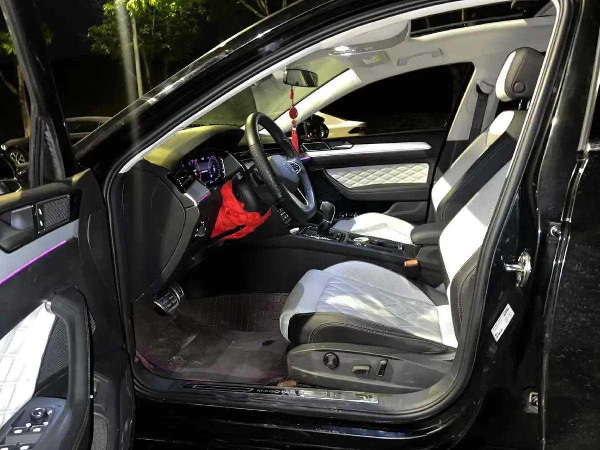 2024 Volkswagen Magotan 2.0T 186HP L4 7DCT,autocango,china used car exporter,china ev exporter,chinese used car exporter,chinese used ev exporter