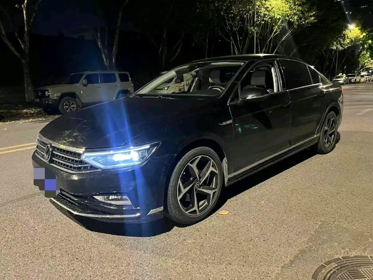 2024 Volkswagen Magotan 2.0T 186HP L4 7DCT,autocango,china used car exporter,china ev exporter,chinese used car exporter,chinese used ev exporter