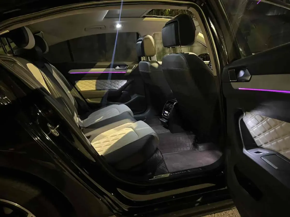 2024 Volkswagen Magotan 2.0T 186HP L4 7DCT,autocango,china used car exporter,china ev exporter,chinese used car exporter,chinese used ev exporter