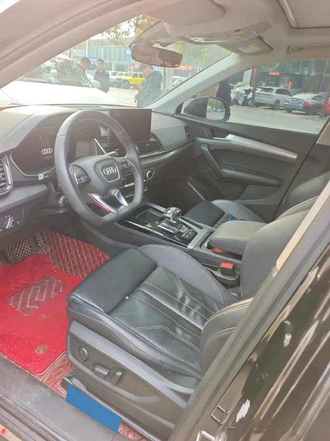 2022 Audi Q5L 2.0T 190HP L4 7DCT,autocango,china used car exporter,china ev exporter,chinese used car exporter,chinese used ev exporter