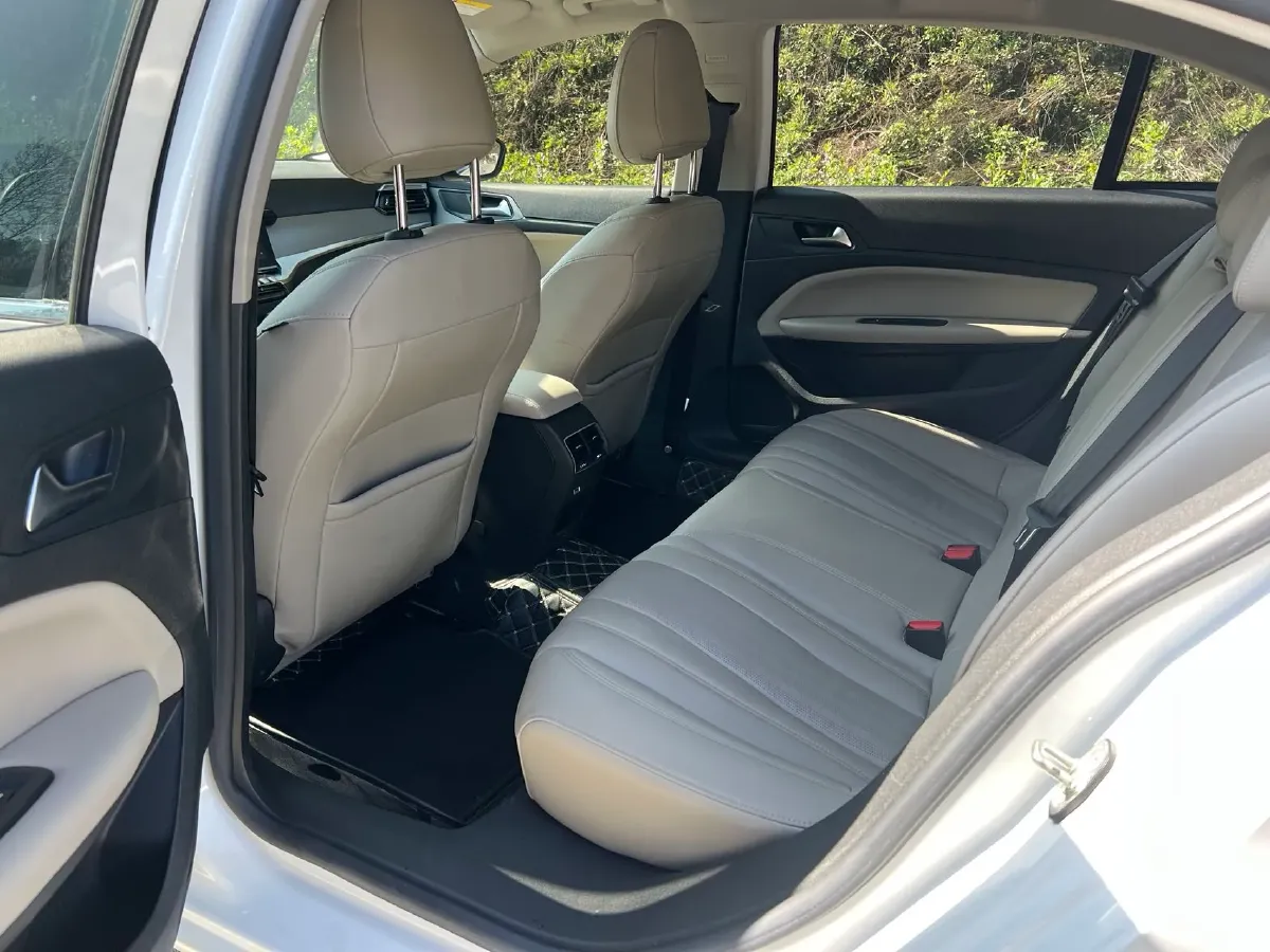 2022 Peugeot 408 1.6T 170HP L4 6AT,autocango,china used car exporter,china ev exporter,chinese used car exporter,chinese used ev exporter