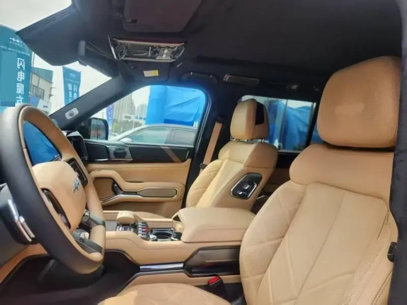 2025 FangChengBao Bao 8 2.0T 245HP L4 E-CVT PHEV 36.8KWH,autocango,china used car exporter,china ev exporter,chinese used car exporter,chinese used ev exporter