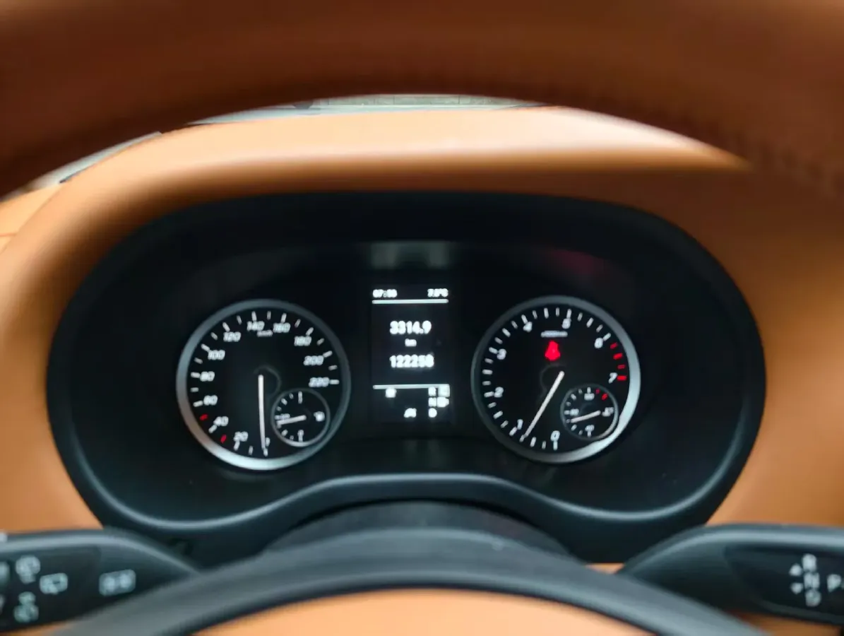 2021 Mercedes-Benz Vito 2.0T 211HP L4 9AT,autocango,china used car exporter,china ev exporter,chinese used car exporter,chinese used ev exporter