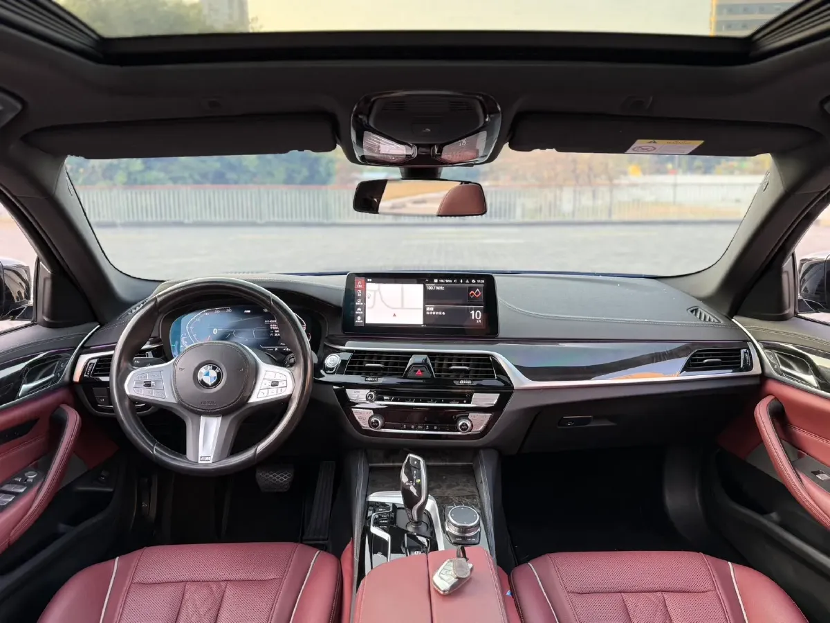 2022 BMW 5 Series 2.0T 184HP L4 8AT,autocango,china used car exporter,china ev exporter,chinese used car exporter,chinese used ev exporter