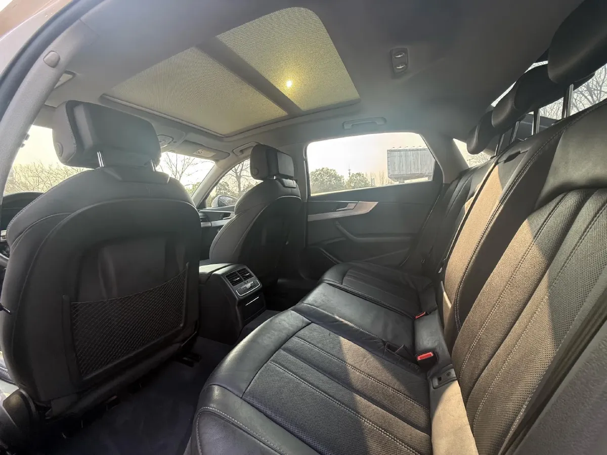 2020 Audi A4L 2.0T 190HP L4 7DCT,autocango,china used car exporter,china ev exporter,chinese used car exporter,chinese used ev exporter