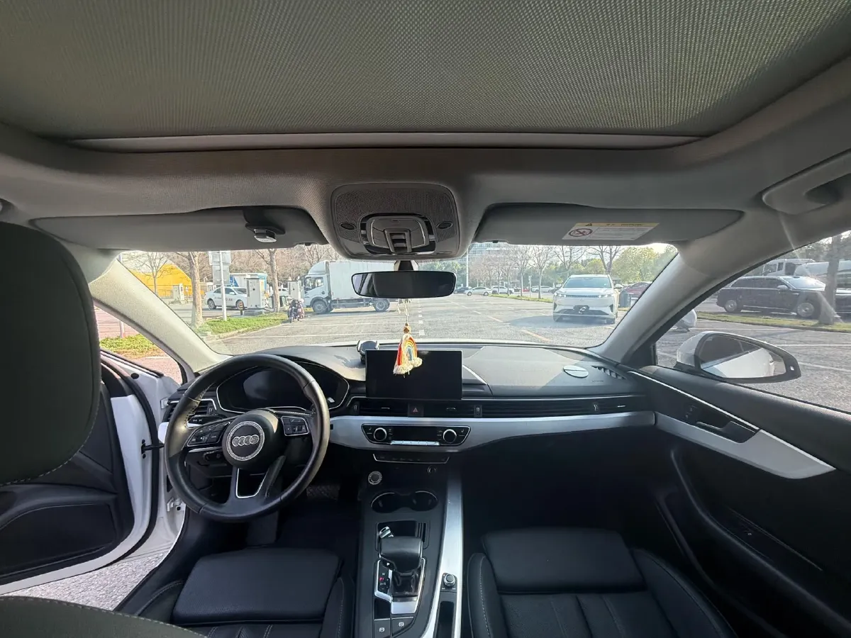 2020 Audi A4L 2.0T 190HP L4 7DCT,autocango,china used car exporter,china ev exporter,chinese used car exporter,chinese used ev exporter