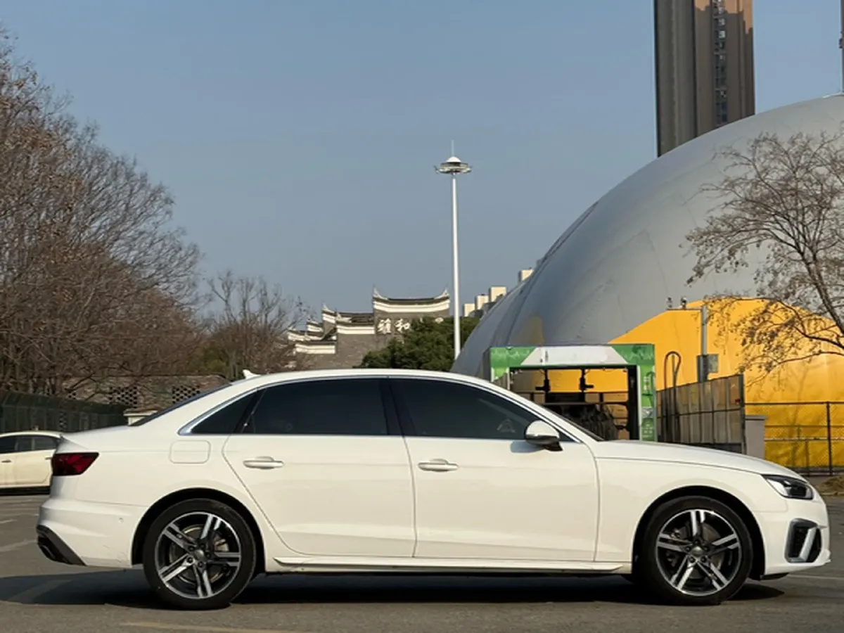 2020 Audi A4L 2.0T 190HP L4 7DCT,autocango,china used car exporter,china ev exporter,chinese used car exporter,chinese used ev exporter