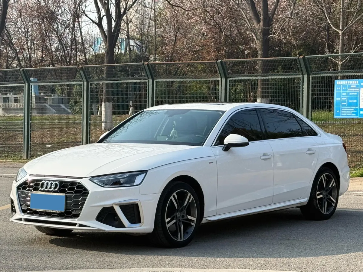2020 Audi A4L 2.0T 190HP L4 7DCT,autocango,china used car exporter,china ev exporter,chinese used car exporter,chinese used ev exporter
