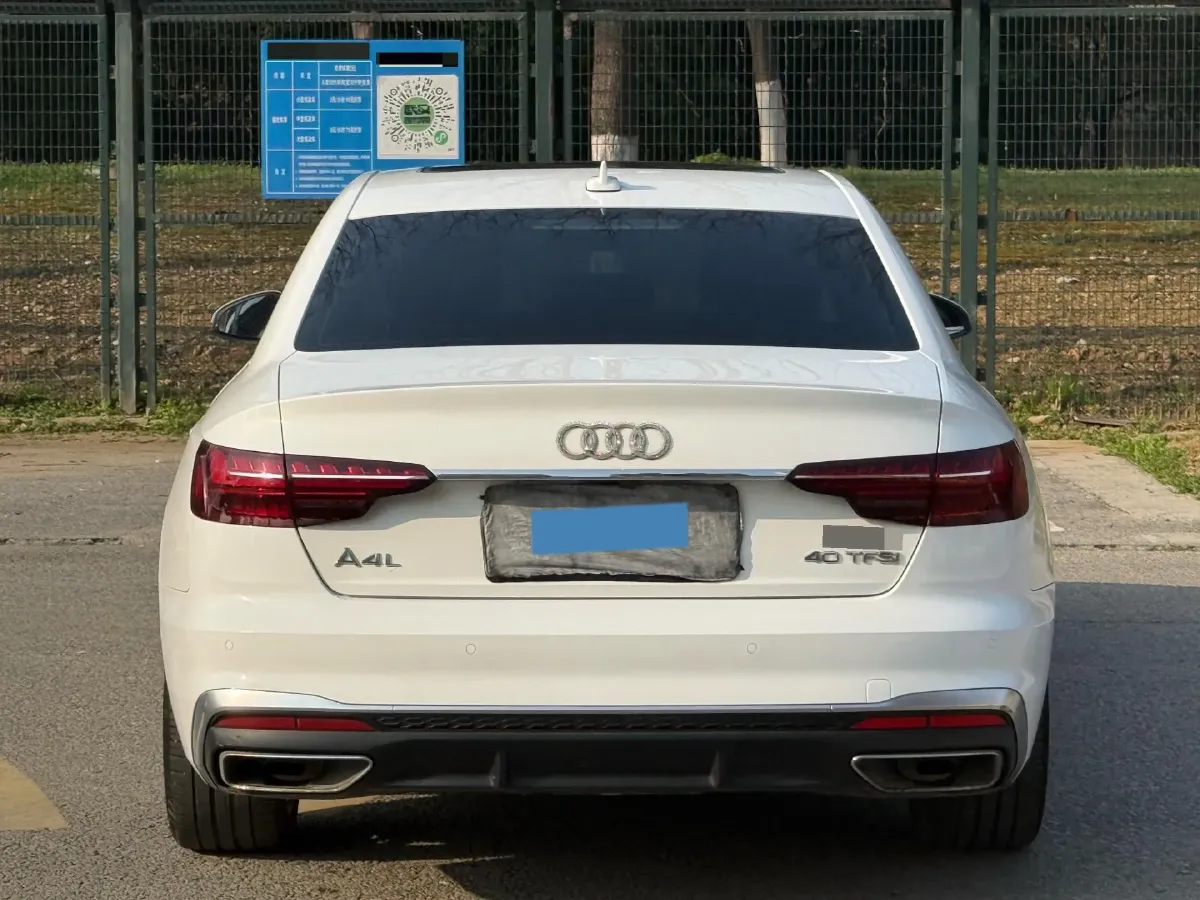 2020 Audi A4L 2.0T 190HP L4 7DCT,autocango,china used car exporter,china ev exporter,chinese used car exporter,chinese used ev exporter