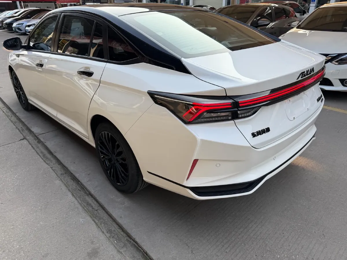 2021 DongFeng Aeolus YiXuan MAX 1.5T 190HP L4 7DCT,autocango,china used car exporter,china ev exporter,chinese used car exporter,chinese used ev exporter