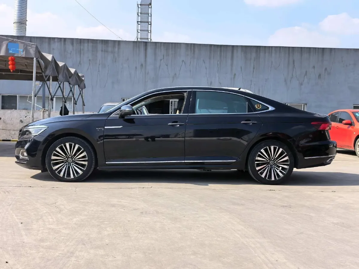 2020 Volkswagen Passat 2.0T 186HP L4 7DCT,autocango,china used car exporter,china ev exporter,chinese used car exporter,chinese used ev exporter